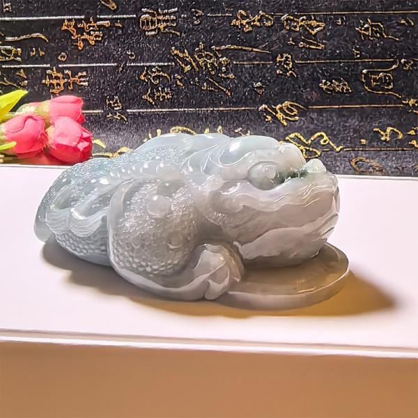 三足金蟾翡翠小摆件